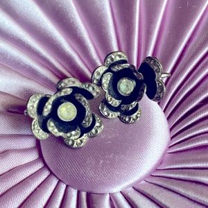 VINTAGE clip on earrings